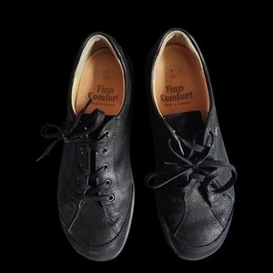 Finn Comfort Kids Black Dress Shoes